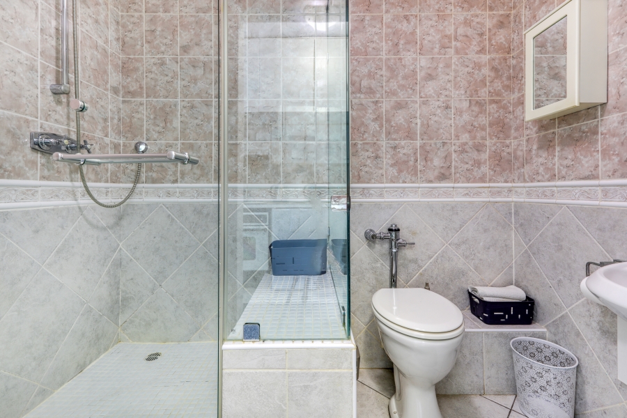 0 Bedroom Property for Sale in Mouille Point Western Cape
